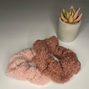 Oversized Sherpa Scrunchie Set